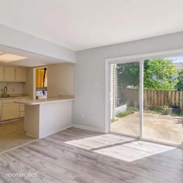 Room for rent in Bowie, MD $1300, townhouse
