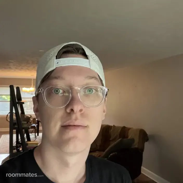 Roommate looking Omaha, NE, $1000