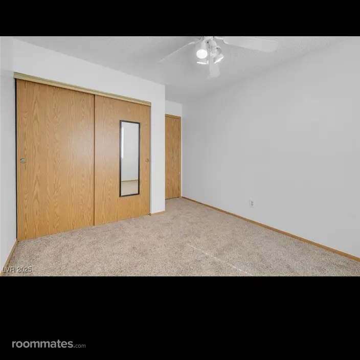 Room for rent in Henderson, NV $600, townhouse