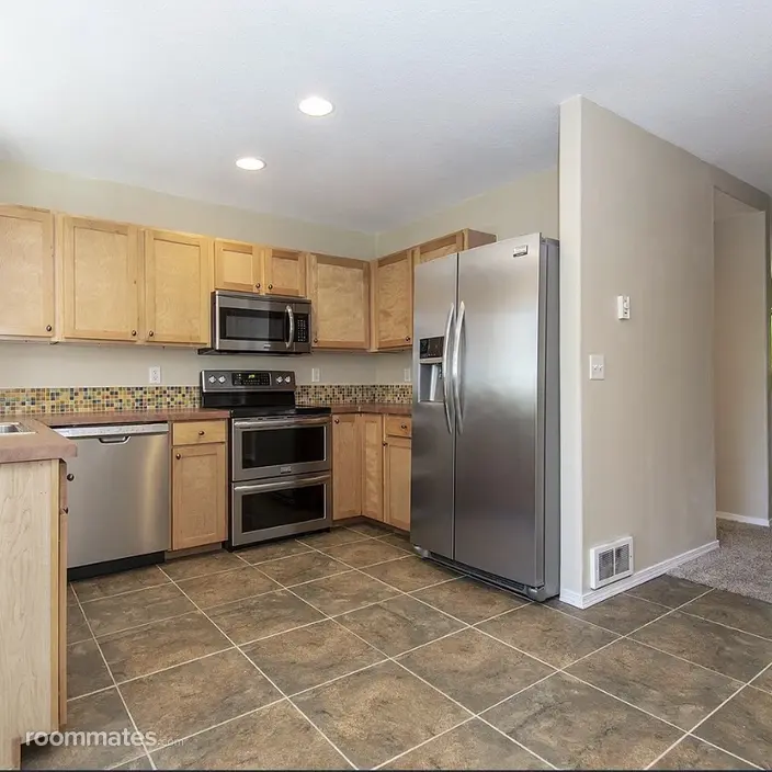 Room for rent in Portland, OR $950, townhouse