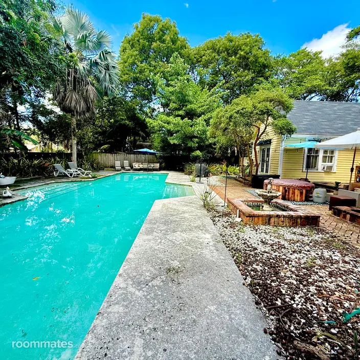 Room for rent in Fort Lauderdale, FL $1300, house