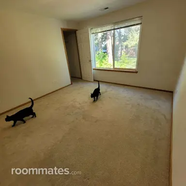 Room for rent in Portland, OR $850, house