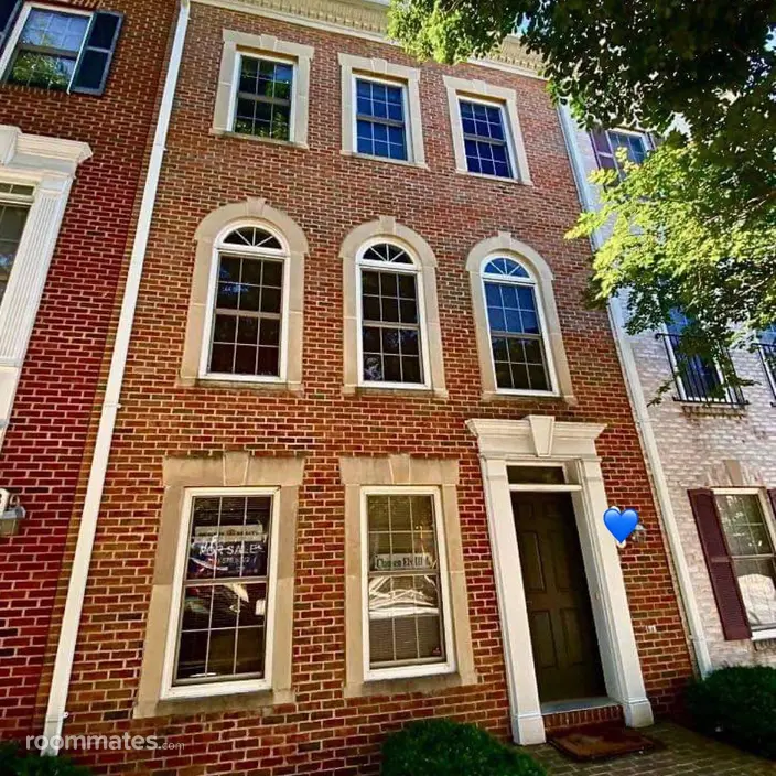 Room for rent in Baltimore, MD $700, townhouse