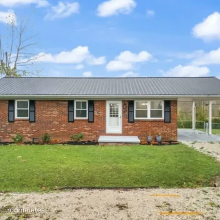 Room for rent in Clay City, KY $700, house