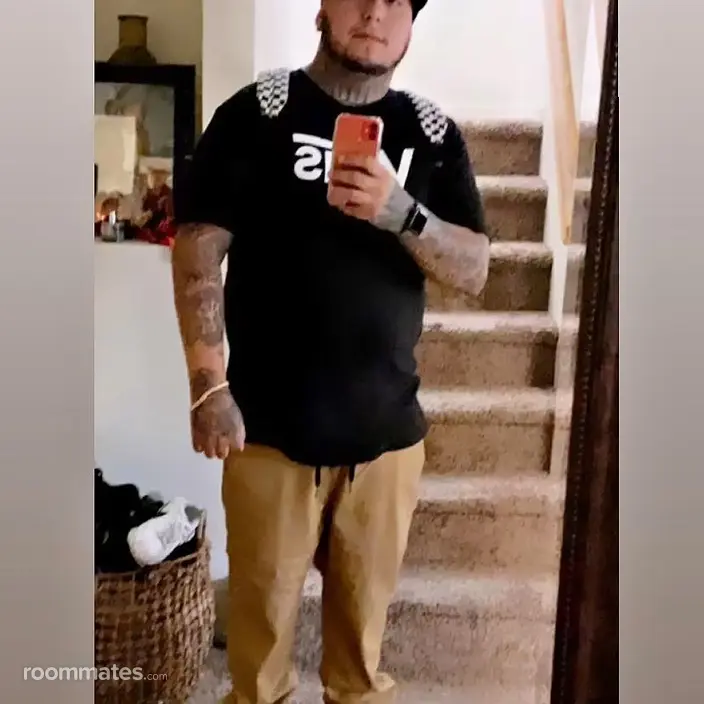 Roommate looking Rialto, CA, $1100