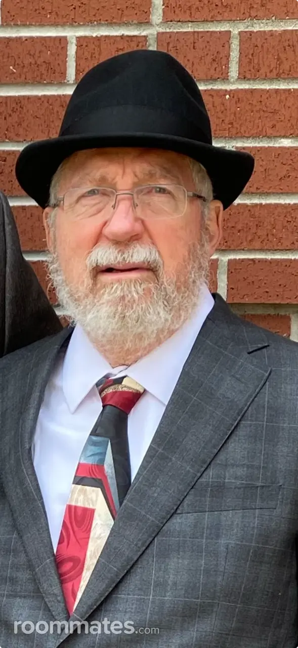 Profile photo 6 of 6