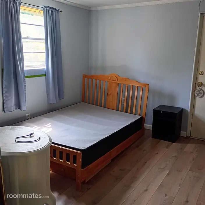 Room for rent in Knoxville TN $800, house