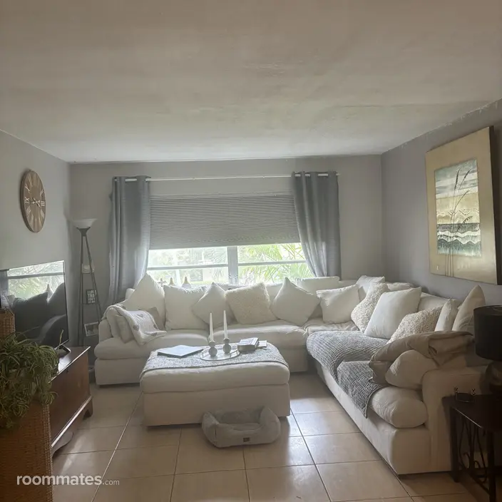 Room for rent in Deerfield Beach, FL $1350, condo