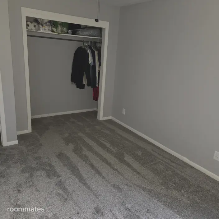 Room for rent in Asheville, NC $800, house