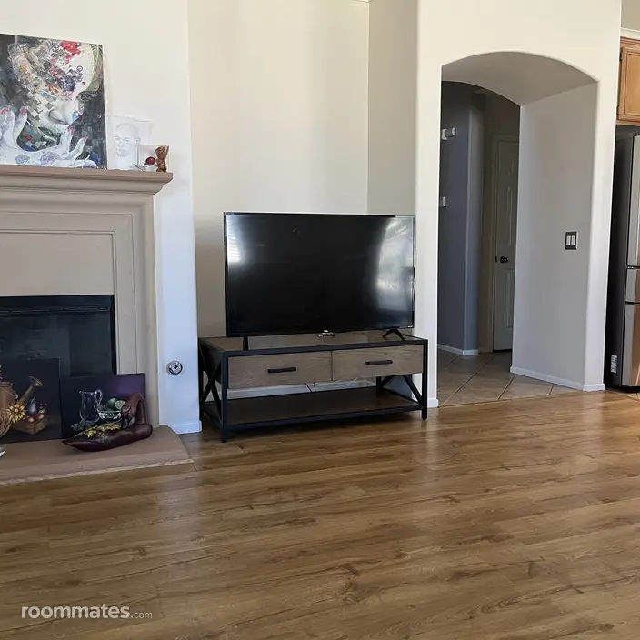 Room for rent in Lancaster, CA $500, house