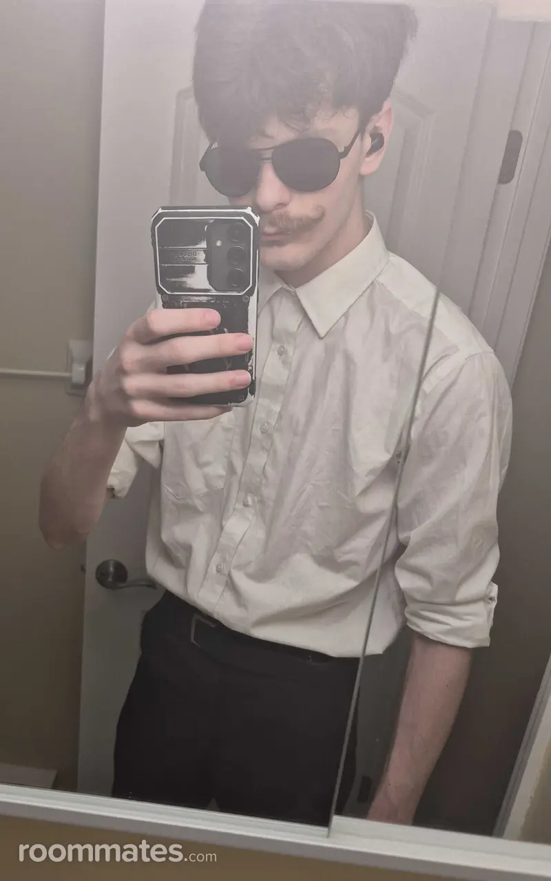 Profile photo 6 of 6