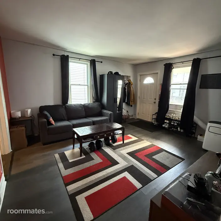 Room for rent in Hamtramck, MI $700, house