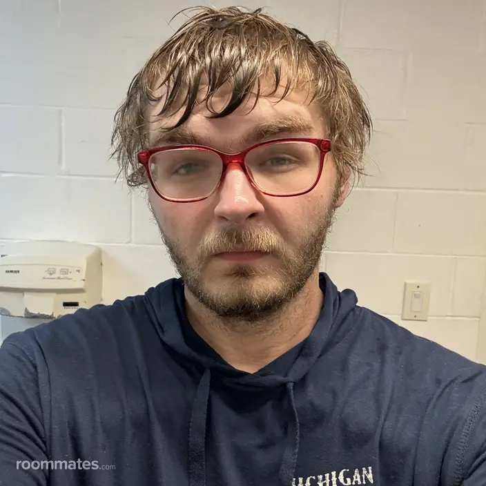 Roommate looking Hillsdale, MI, $900