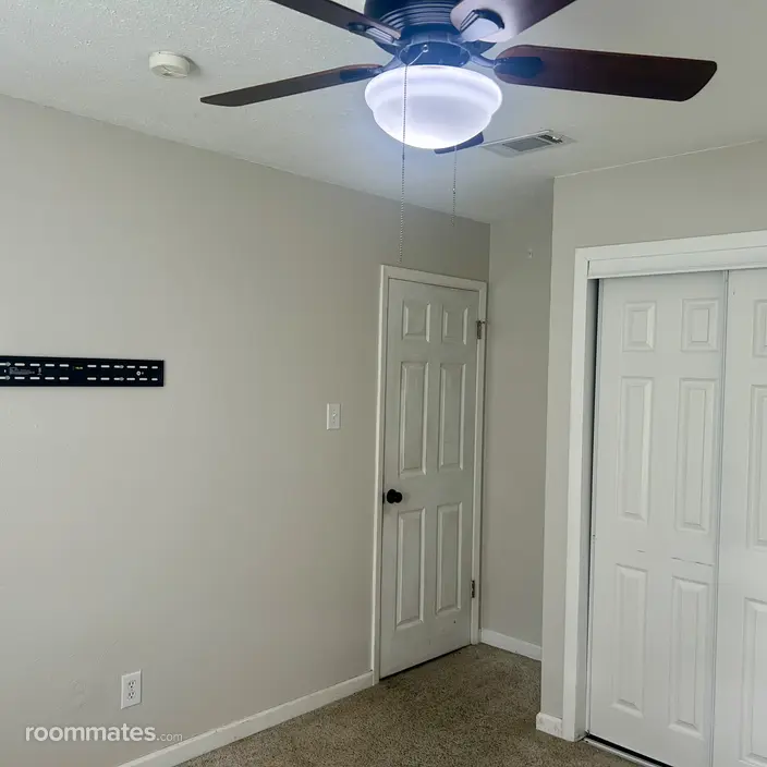 Room for rent in Arlington, TX $750, house