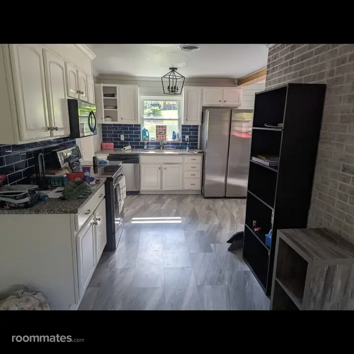 Room for rent in Knoxville, TN $560, house