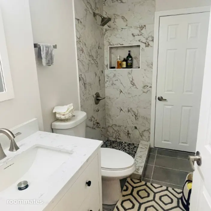 Room for rent in Ellicott City, MD $1800, house