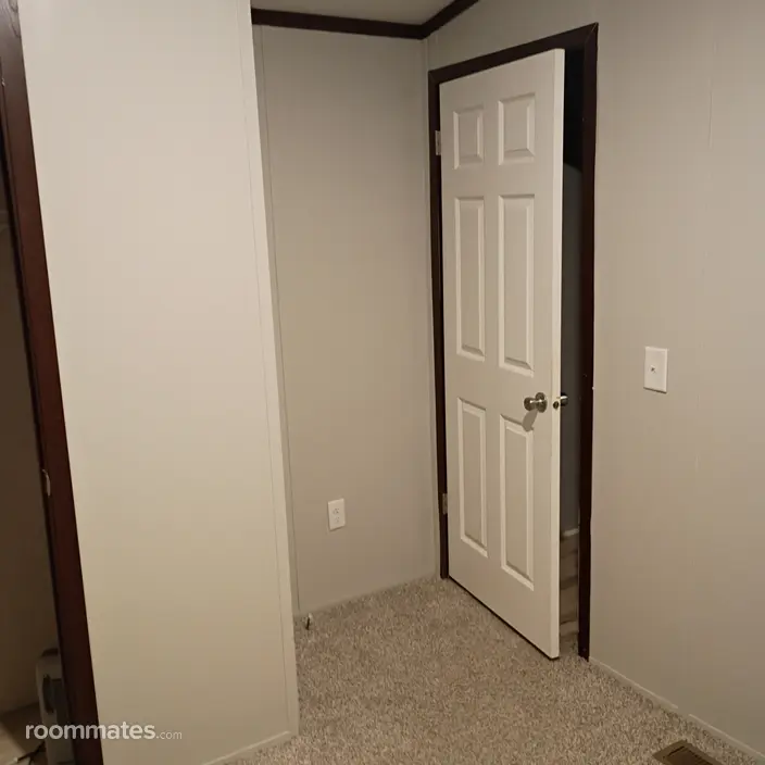 Room for rent in Fort Wayne, IN $500, house