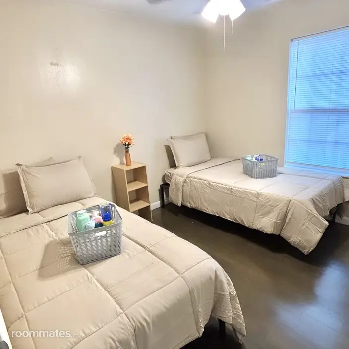 Room for rent in Dallas, TX $750, house
