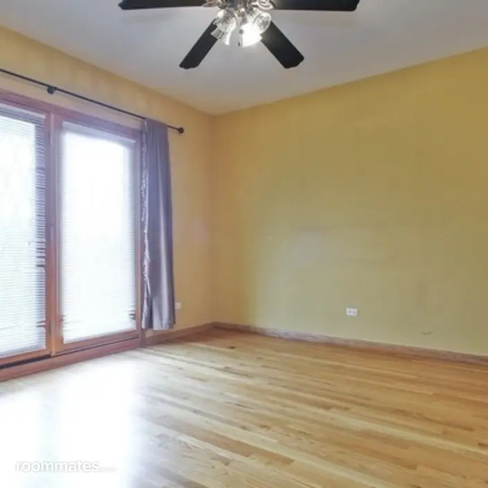Room for rent in Chicago, IL $1250, condo