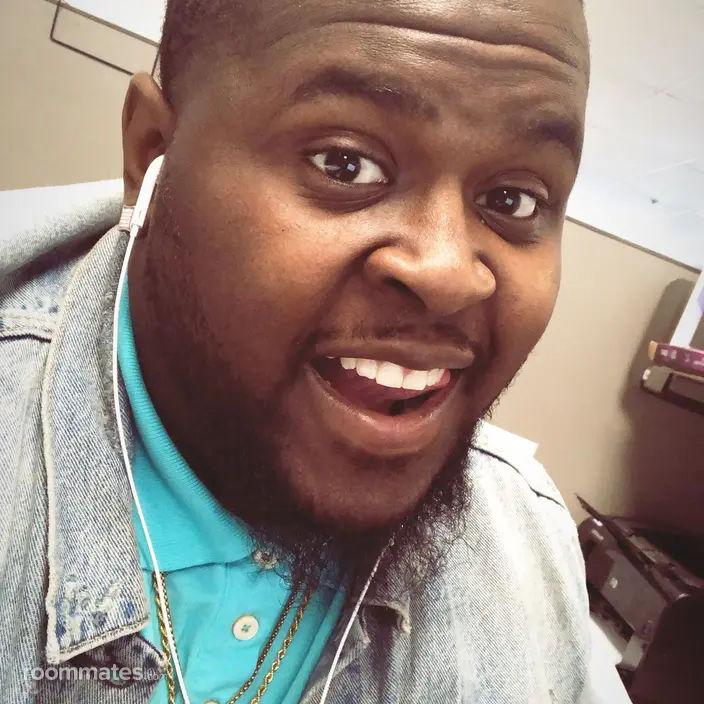 Roommate looking Elgin, IL, $1000