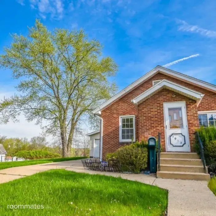 Room for rent in Canton, OH $500, house