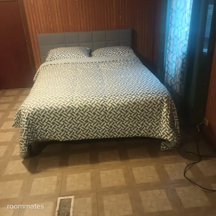Room for rent in St. Louis, MO $575, house