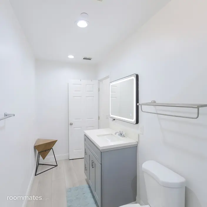 Room for rent in Sun Valley, CA $1350, house