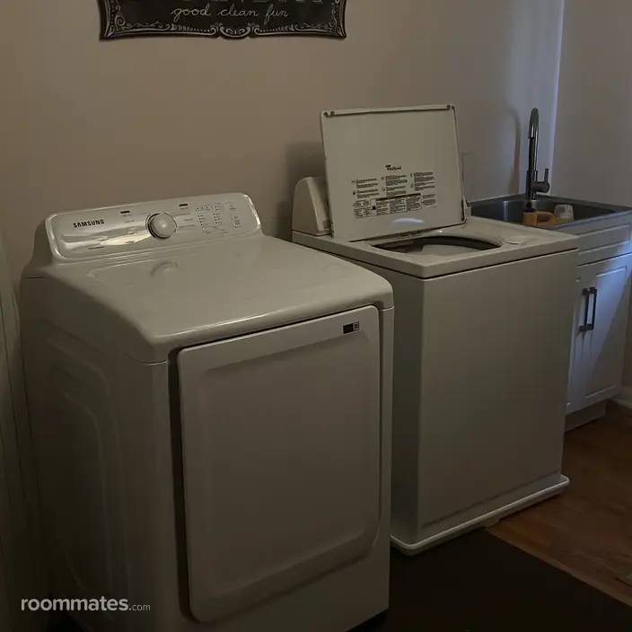 Room for rent in North Tonawanda, NY $600, house