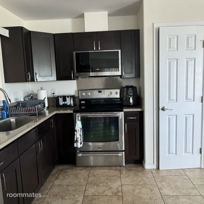 Room for rent in Kailua, HI $1250, house