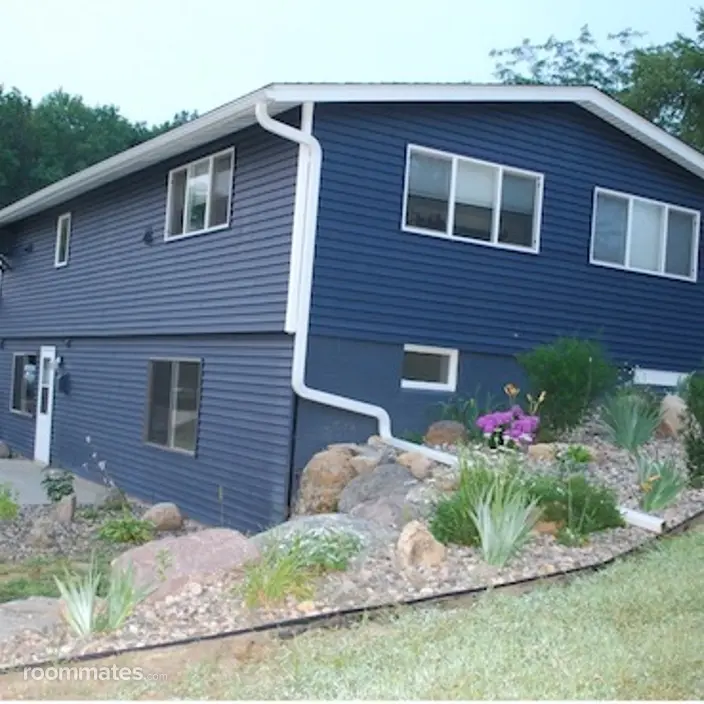 Room for rent in Prior Lake, MN $1800, house