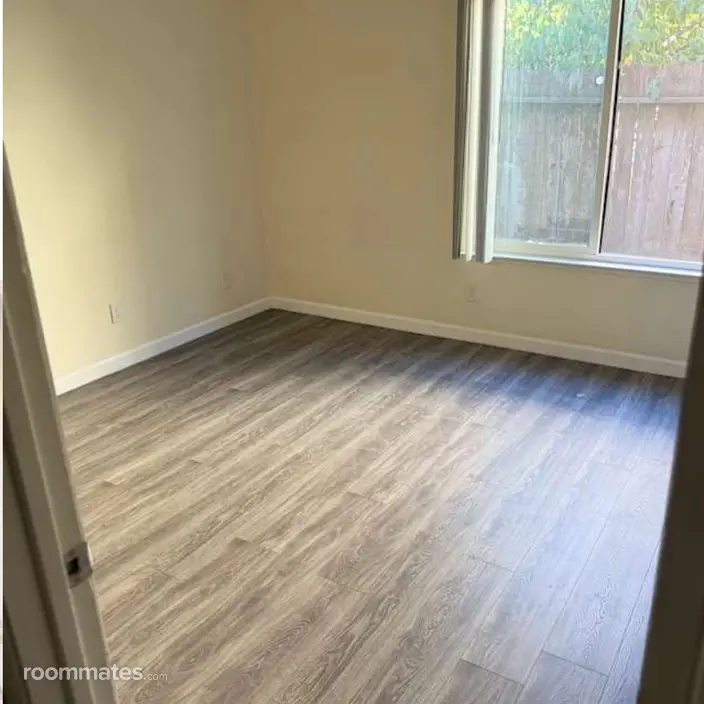 Room for rent in Sacramento, CA $850, house