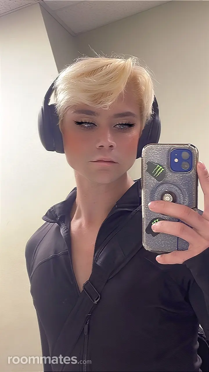 Profile photo 3 of 7
