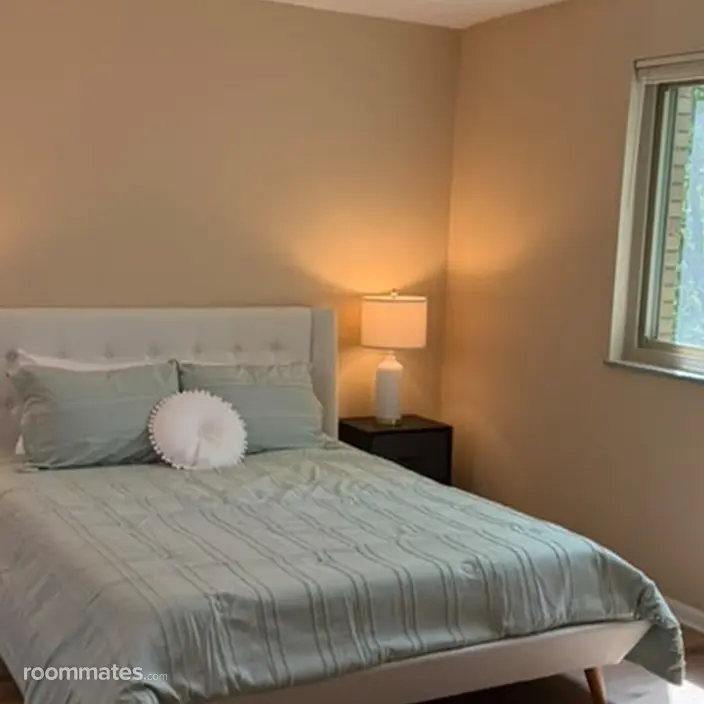 Room for rent in Westlake, OH $1195, condo
