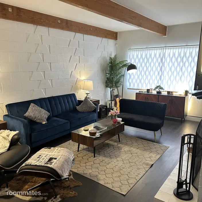 Room for rent in Bakersfield, CA $1000, condo
