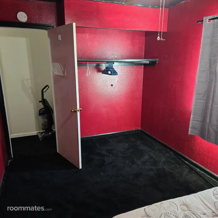 Room for rent in Manteca, CA $750, house