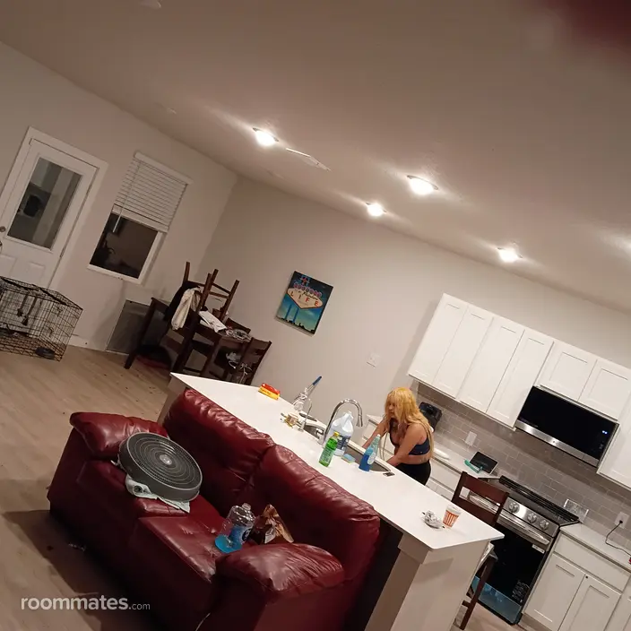Room for rent in San Antonio, TX $740, house