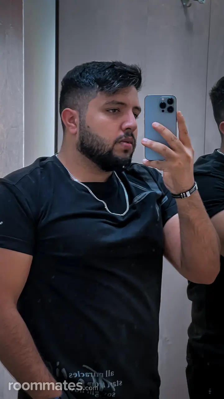 Profile photo 4 of 4