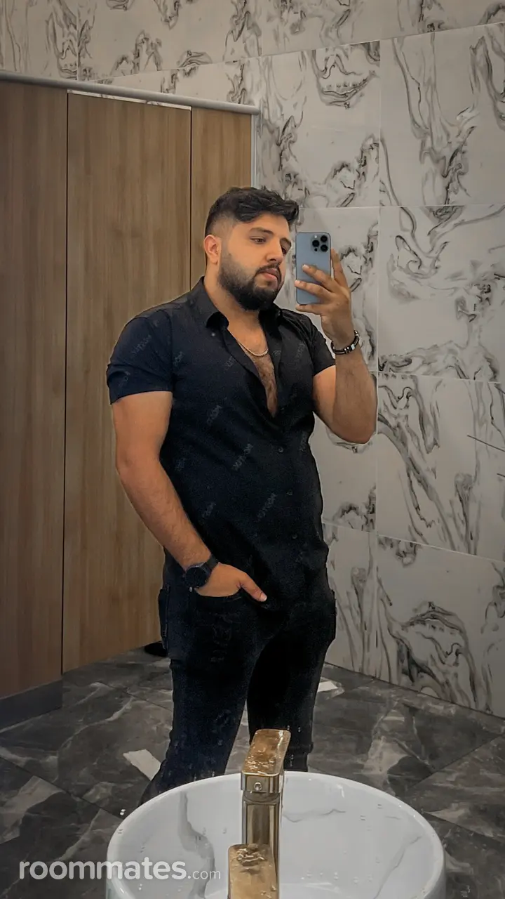 Profile photo 3 of 4