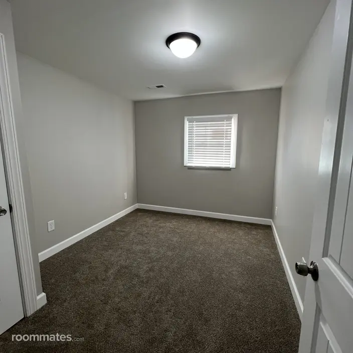 Room for rent in Kettering, OH $750, house