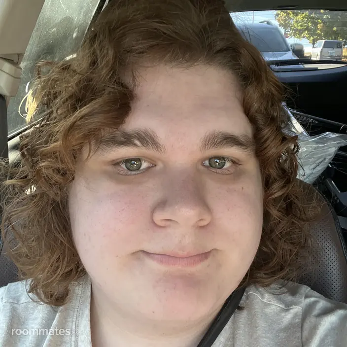 Roommate looking Everett, WA, $1500