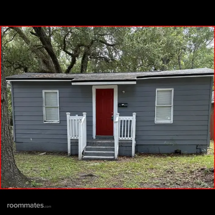 Room for rent in Jacksonville, FL $435, house