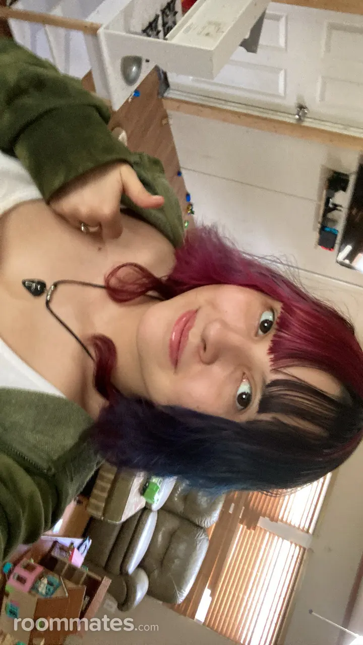 Profile photo 4 of 4