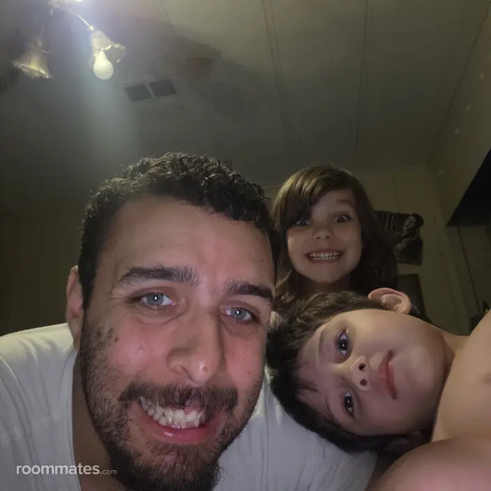 Roommate looking Modesto, CA, $1000
