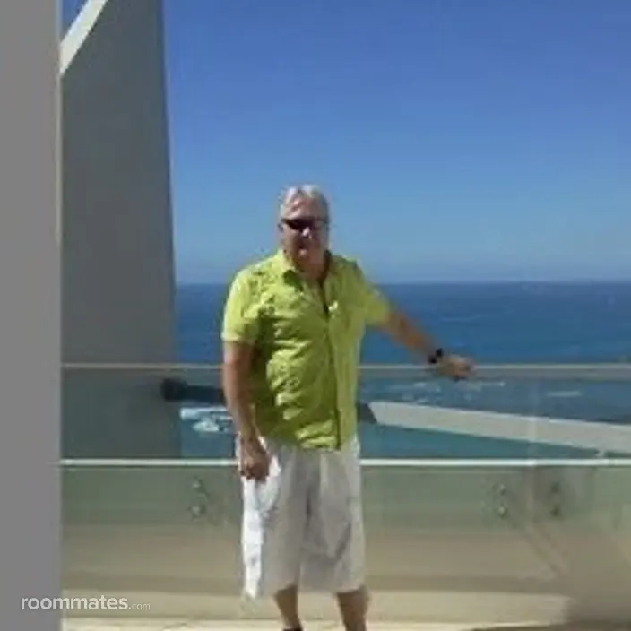 Roommate looking Honolulu, HI, $900