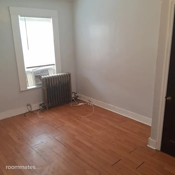 Room for rent in Baltimore, MD $900, townhouse