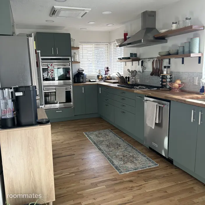 Room for rent in Denver, CO $1300, house