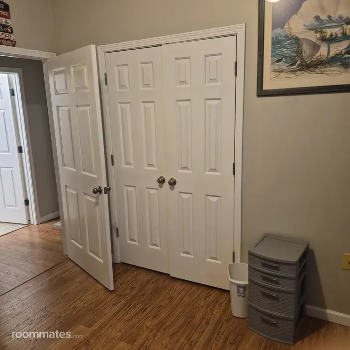 Room for rent in Greenville, SC $800, condo