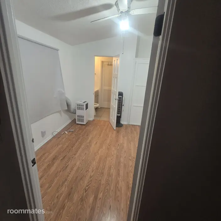 Room for rent in Covina, CA $1300, house