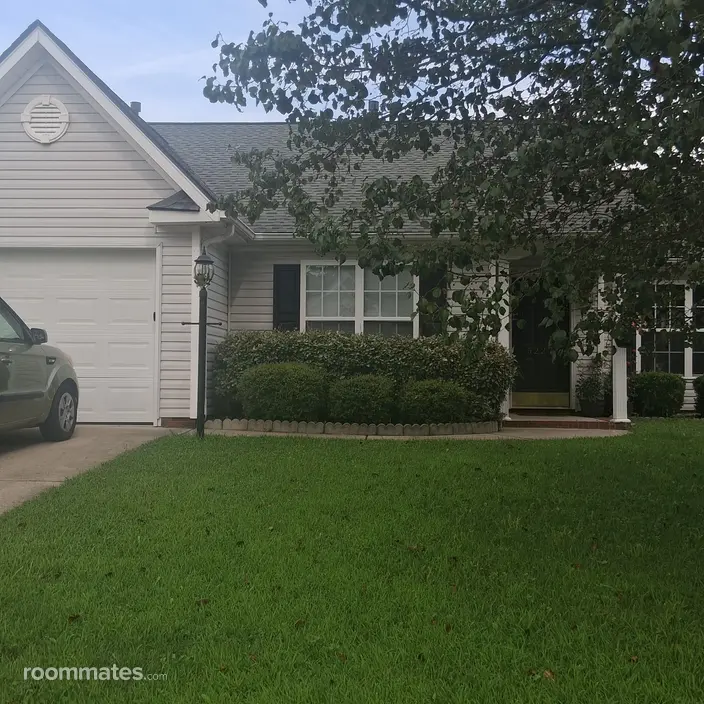 Room for rent in Winston-Salem, NC $700, house