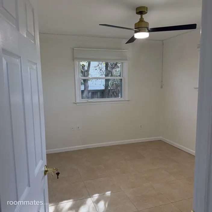 Room for rent in Springfield, VA $1200, house